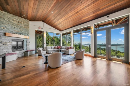 401-3315 Cypress Place, West Vancouver, BC 