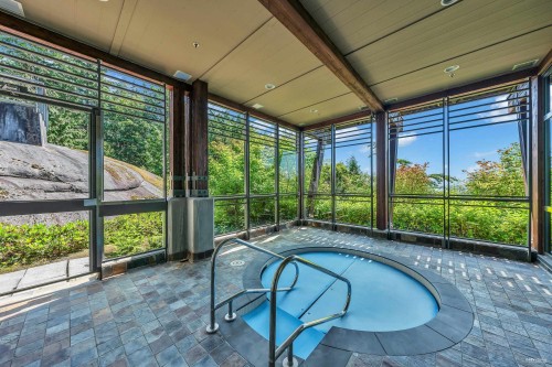 401-3315 Cypress Place, West Vancouver, BC 