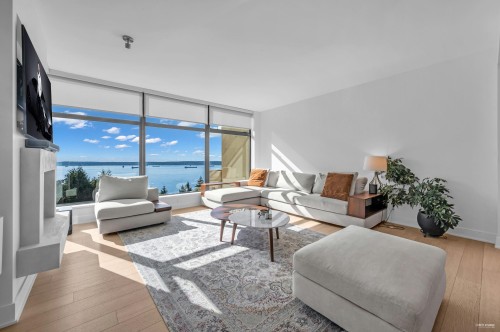 401-3315 Cypress Place, West Vancouver, BC 