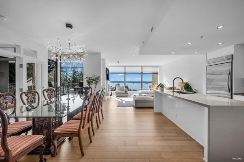 401-3315 Cypress Place, West Vancouver, BC 