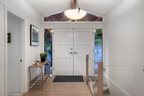 4615 Woodgreen Drive, West Vancouver, BC 