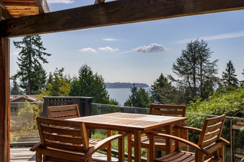 4615 Woodgreen Drive, West Vancouver, BC 