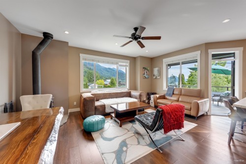 746 Upper Crescent, Squamish, BC 