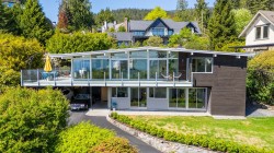 4045 Bayridge Avenue  West Vancouver, BC V7V 3J9