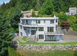 4809 Northwood Place  West Vancouver, BC V7S 3C5