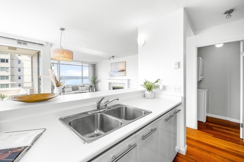 702-1436 Harwood Street, Vancouver, BC 