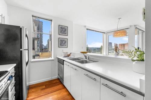 702-1436 Harwood Street, Vancouver, BC 