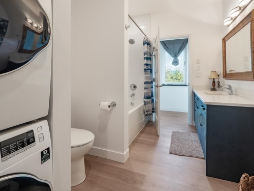 1832 North Road, Gibsons, BC 