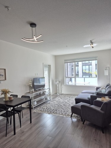 209-9250 University High Street, Burnaby, BC 