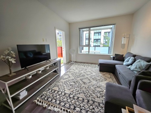 209-9250 University High Street, Burnaby, BC 