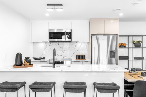 2069 1St Avenue E, Vancouver, BC 