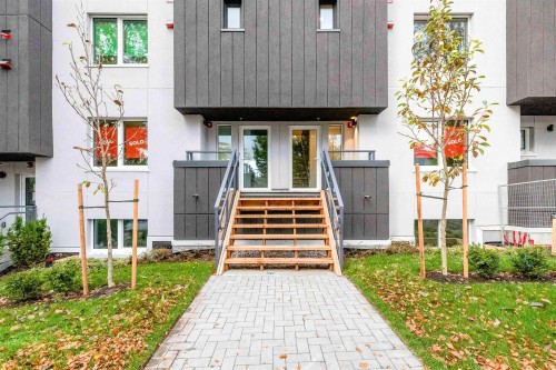 2069 1St Avenue E, Vancouver, BC 