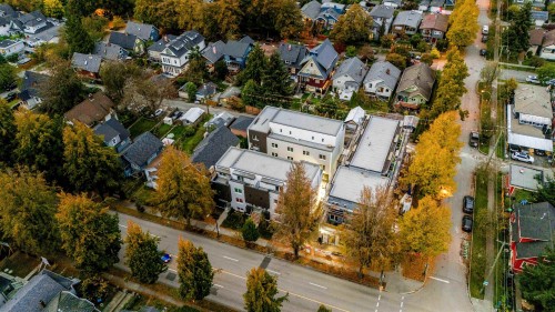 2069 1St Avenue E, Vancouver, BC 