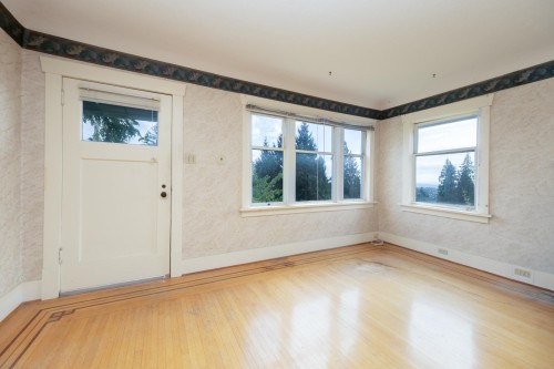 1195 Dempsey Road, North Vancouver, BC 