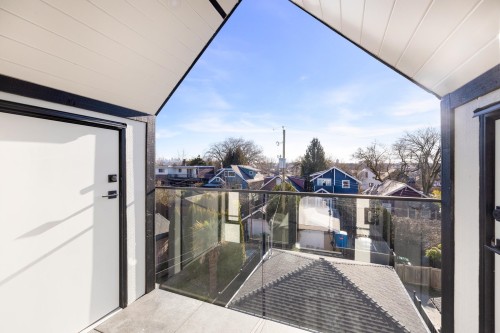 2334 5Th Avenue E, Vancouver, BC 