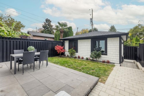 2334 5Th Avenue E, Vancouver, BC 