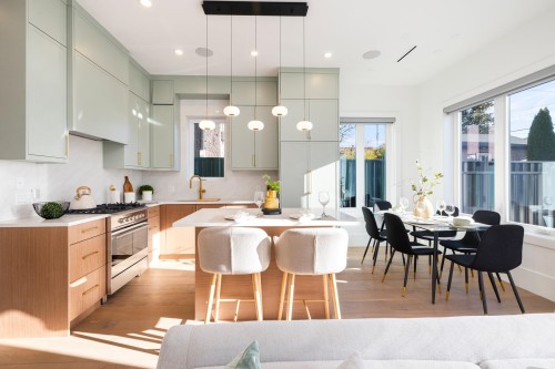 2334 5Th Avenue E, Vancouver, BC 