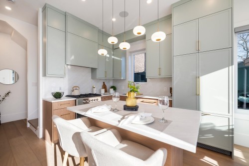 2334 5Th Avenue E, Vancouver, BC 