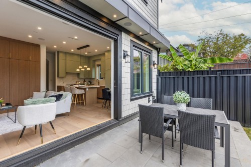 2334 5Th Avenue E, Vancouver, BC 