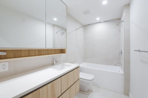 871 33Rd Avenue W, Vancouver, BC 