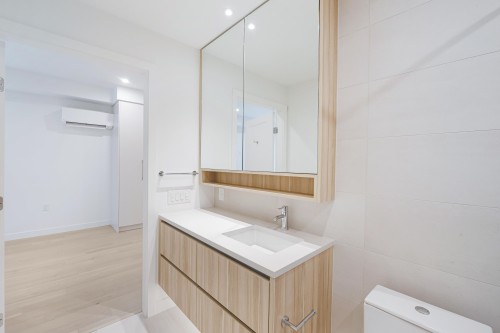 871 33Rd Avenue W, Vancouver, BC 