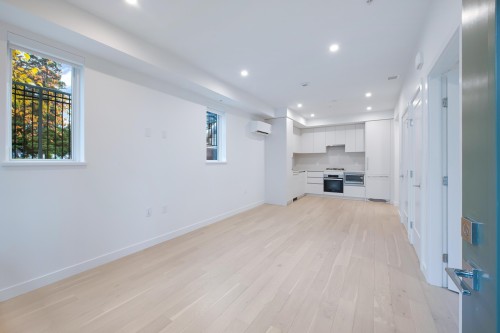 871 33Rd Avenue W, Vancouver, BC 