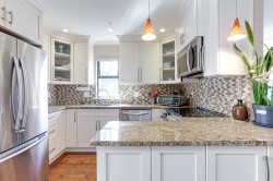 5-890 Broughton Street  Vancouver, BC V6G 2A2