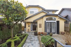 1274 Esquimalt Avenue  West Vancouver, BC V7T 1K3