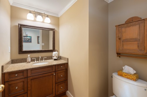 1274 Esquimalt Avenue, West Vancouver, BC 