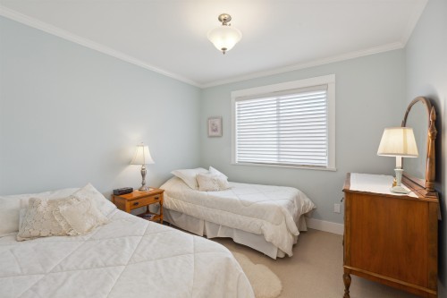 1274 Esquimalt Avenue, West Vancouver, BC 