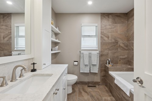 1274 Esquimalt Avenue, West Vancouver, BC 