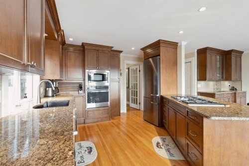 1274 Esquimalt Avenue, West Vancouver, BC 