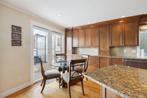 1274 Esquimalt Avenue, West Vancouver, BC 