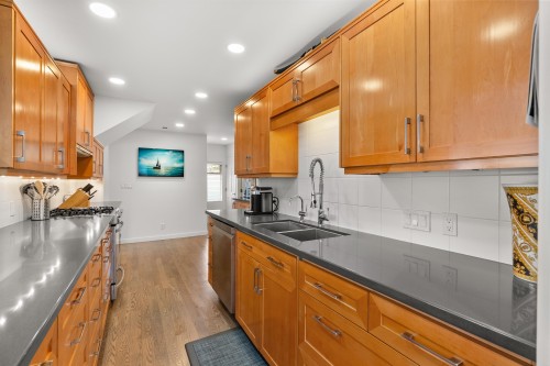 1188 Alderside Road, Port Moody, BC 