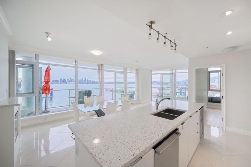 401-199 Victory Ship Way, North Vancouver, BC 