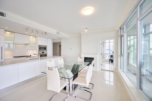 401-199 Victory Ship Way, North Vancouver, BC 