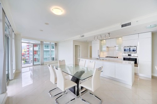 401-199 Victory Ship Way, North Vancouver, BC 