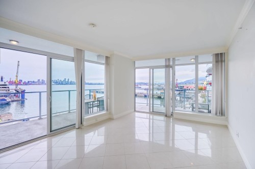 401-199 Victory Ship Way, North Vancouver, BC 