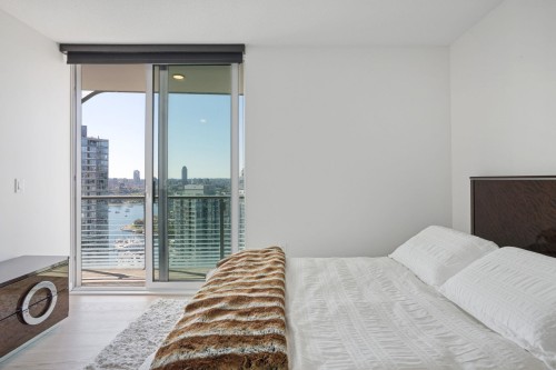 2618-89 Nelson Street, Vancouver, BC 