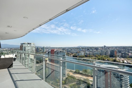 2618-89 Nelson Street, Vancouver, BC 