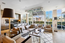 701-546 Beatty Street  Vancouver, BC V6B 2L3