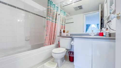 205-8430 Jellicoe Street, Vancouver, BC 