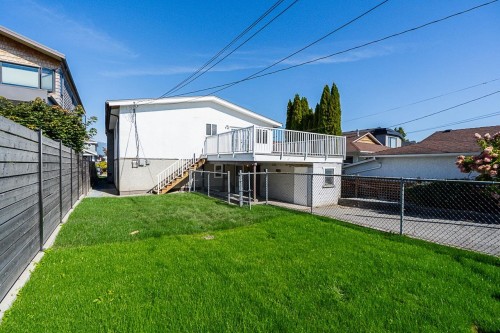 4346 Dundas Street, Burnaby, BC 