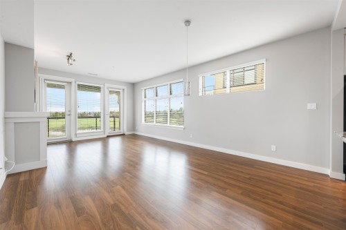 307-5099 Springs Boulevard, Delta, BC 