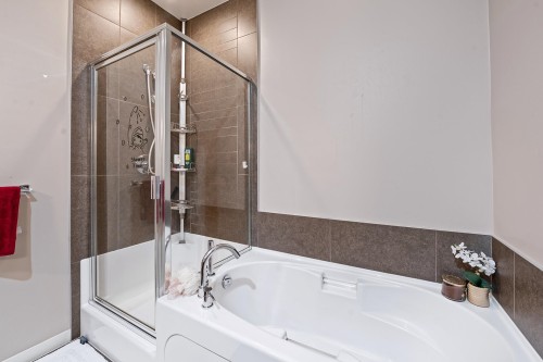 417-5885 Irmin Street, Burnaby, BC 