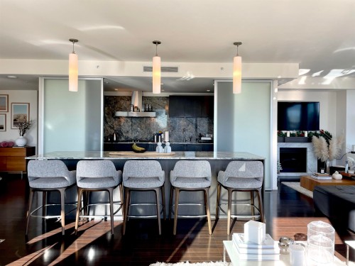 03-1011 West Cordova Street, Vancouver, BC 