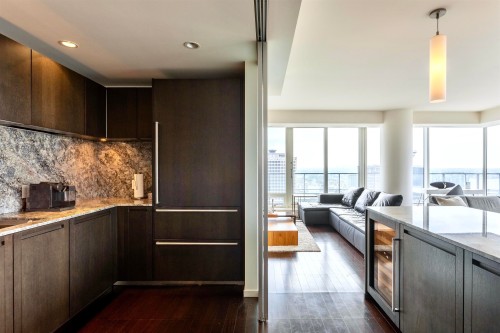 03-1011 West Cordova Street, Vancouver, BC 