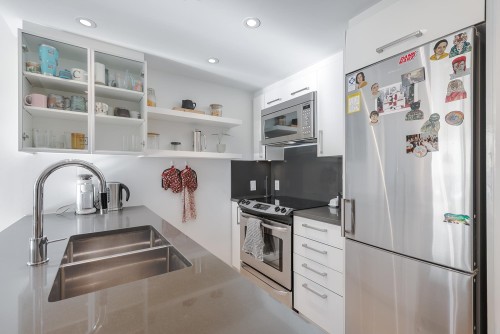 302-933 Hastings Street E, Vancouver, BC 