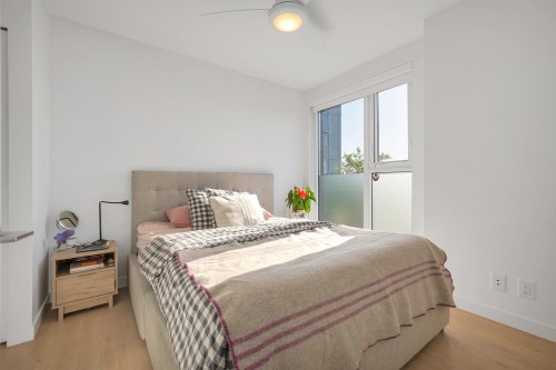 302-933 Hastings Street E, Vancouver, BC 