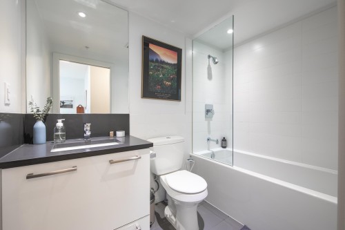 302-933 Hastings Street E, Vancouver, BC 